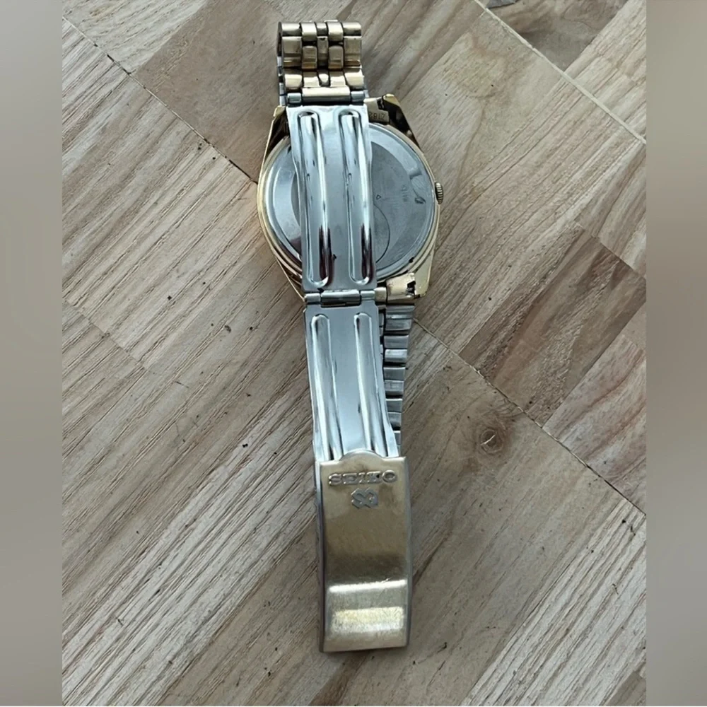 Seiko SQ RARE Vintage Men's Watch Gold Ombre Dial Date Window Gold-Tone Bracelet